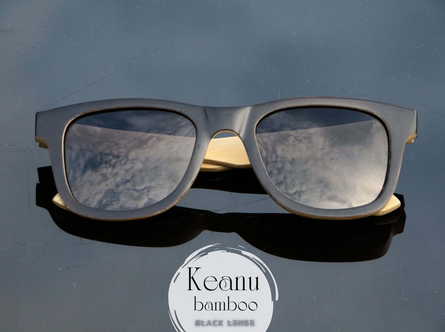 Keanu Bambussonnenbrille mit 2 verschiedenen Farben Schwarze Front helle Rückseite Holzsonnenbrille