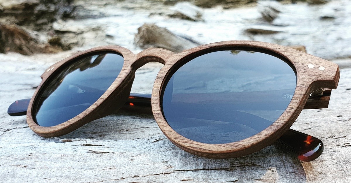 Walnuss Holz Sonnenbrille für Damen mit schwarzen polarisierten Gläsern | MAYA | WOODEN SHADE